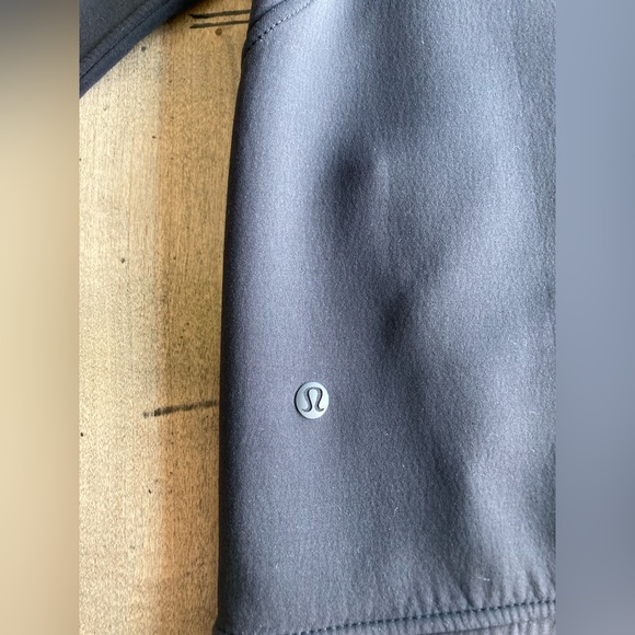 Lululemon Embrace the Space Jacket - Picture 5 of 10